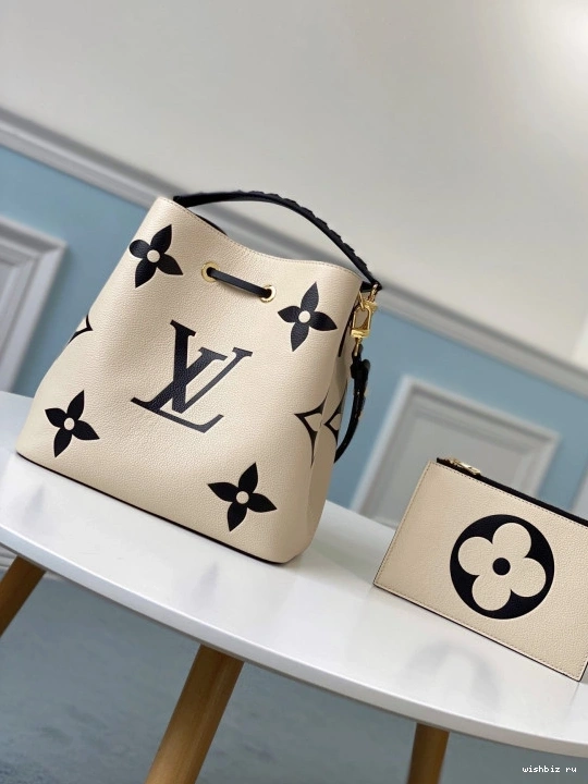 WIS VUITTON NÉONOÉ LOUIS 0907